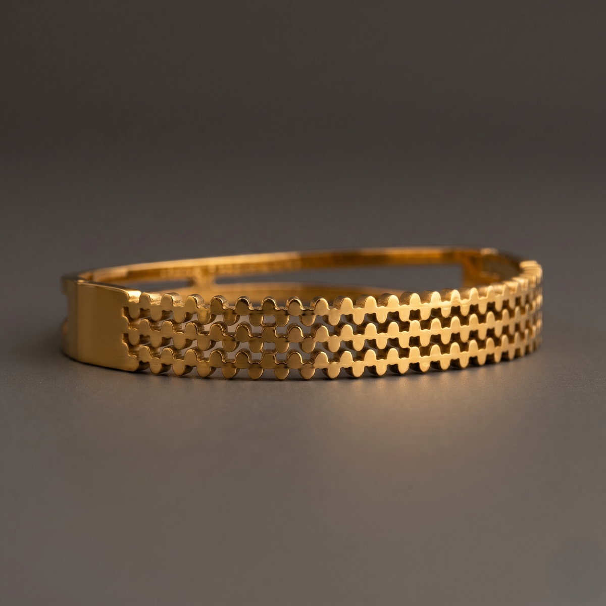 Golden Mesh Bracelet alternate angle — Avalna, Arcot Tamil Nadu
