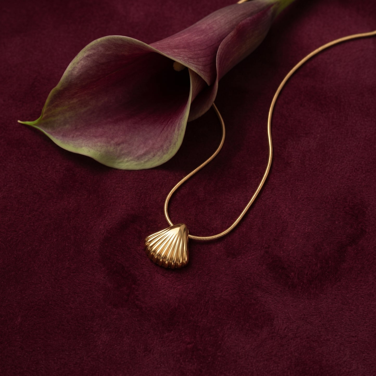Golden Shell Pendant Necklace
