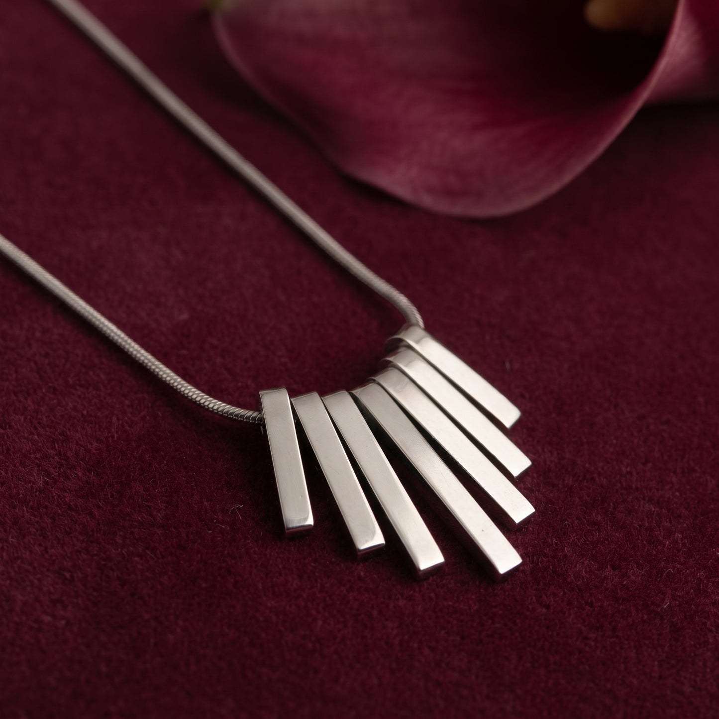 Rhodium Bar Fringe Chain